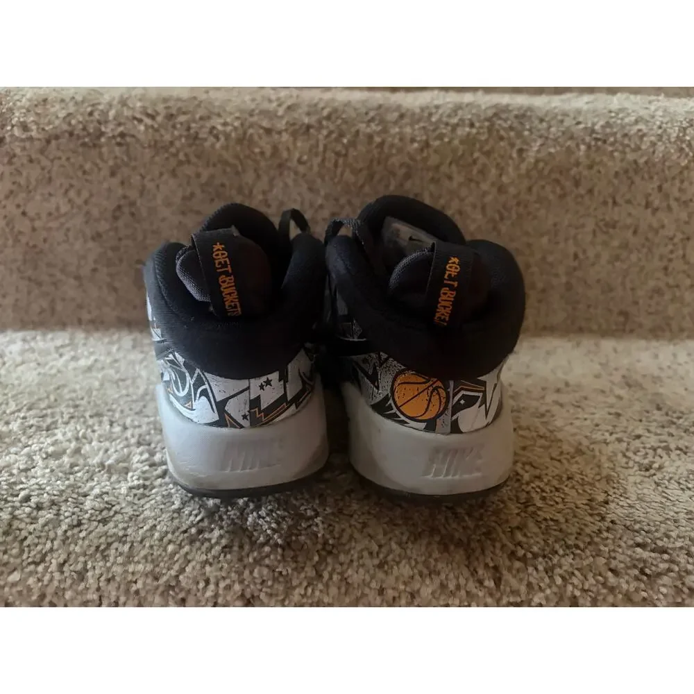 Nike youth 5.5 basketball shoes
